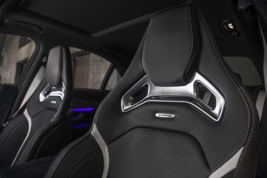 Детали интерьера Mercedes-AMG C63 S (W205) 2018 года  (NA) (фото 5 из 40)